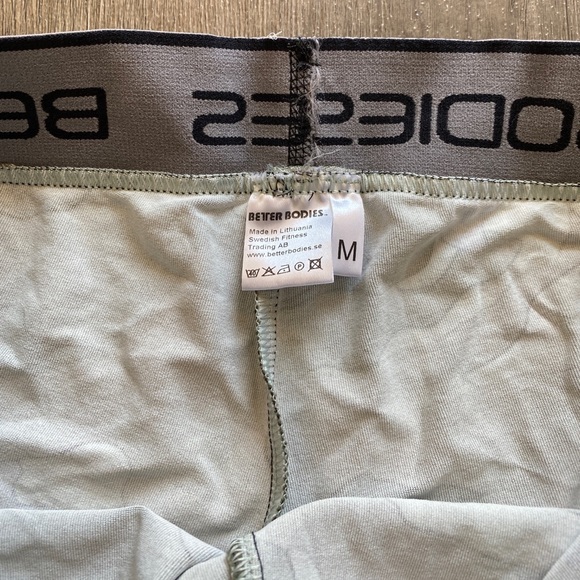 Better Bodies Camo Set Women’s Size Medium - Sports Bra & Booty Shorts - Picture 4 of 8